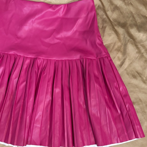 Pink Pleated Women's Skirt - Picture 4 of 6